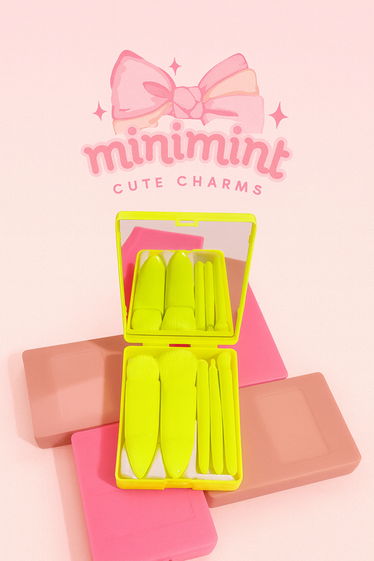 Mini Portable Makeup Brush Set with Mirror – Travel-Friendly 5 PCS Kit (Cute Compact Case)
